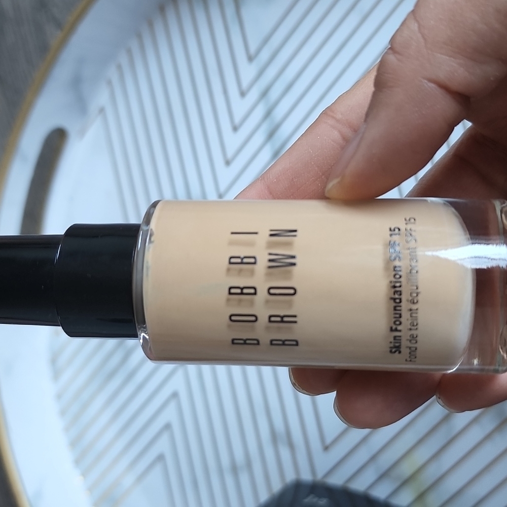 Never open bobbi brown foundation color natural tan 4.25